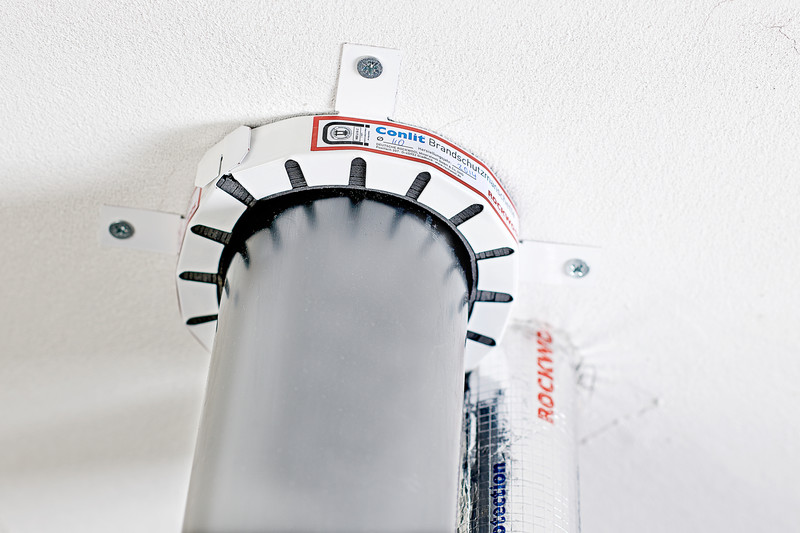 eine montierte Rockwool Conlit Brandschutzmanschette