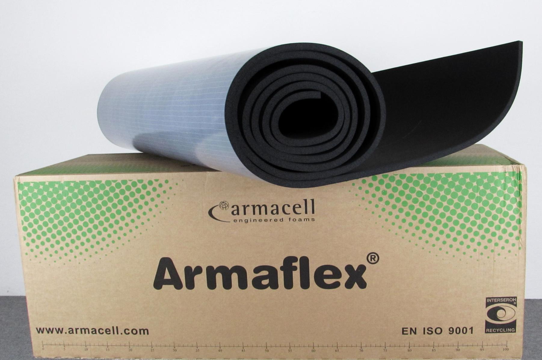 eine Rolle Armaflex XG Kautschukplatte selbstklebend auf Karton